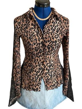 Violet & Claire Lace Animal Leopard Print Button Blouse Flair Sleeves Y2K 90’s